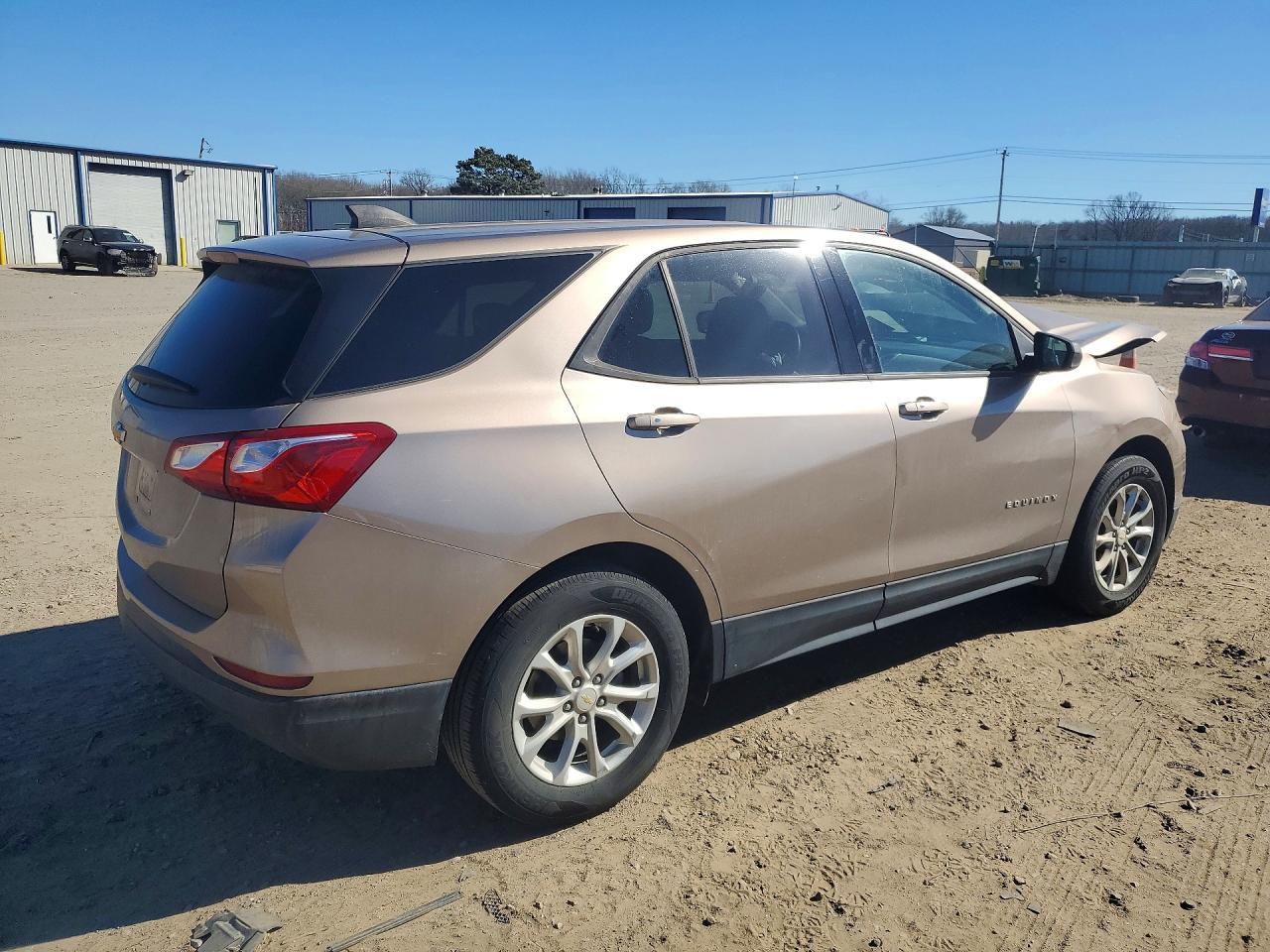 2019 Chevrolet Equinox Ls - zdjęcie 3