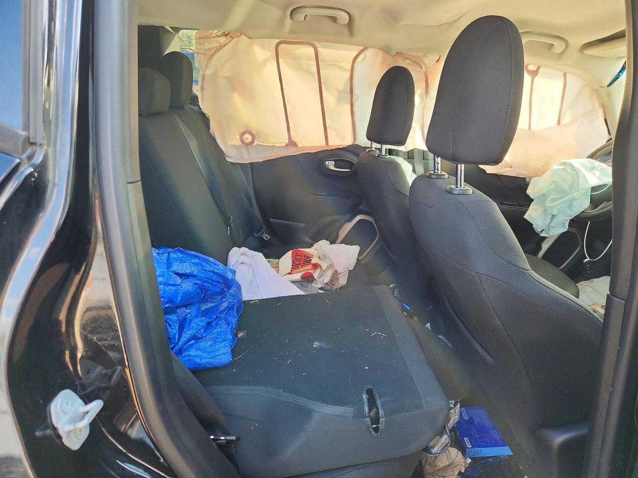 2017 Jeep Renegade Latitude - zdjęcie 11