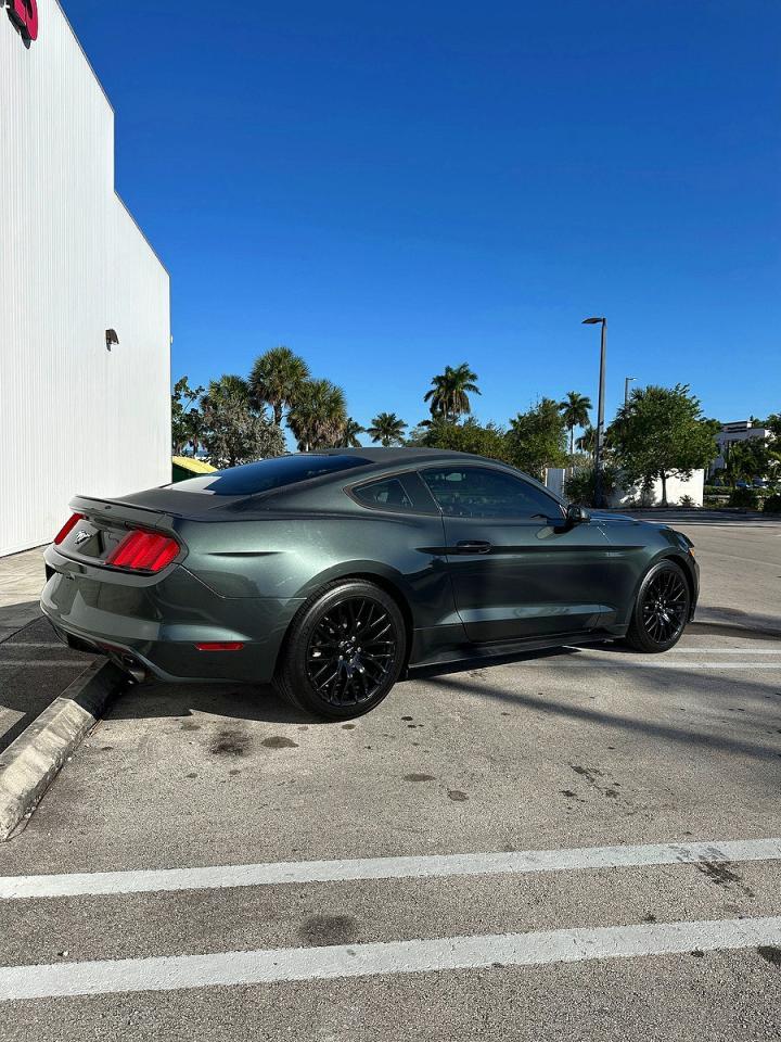 2015 Ford Mustang - zdjęcie 4