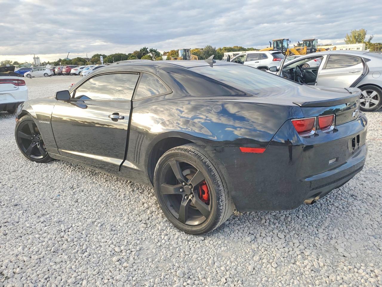 2013 Chevrolet Camaro Ls - zdjęcie 2