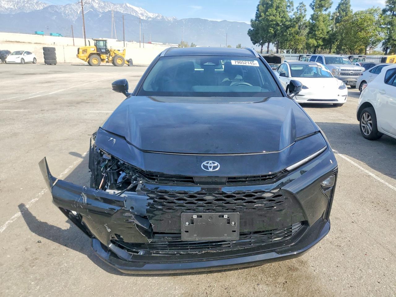 2025 Toyota Crown Signia Xle - zdjęcie 5