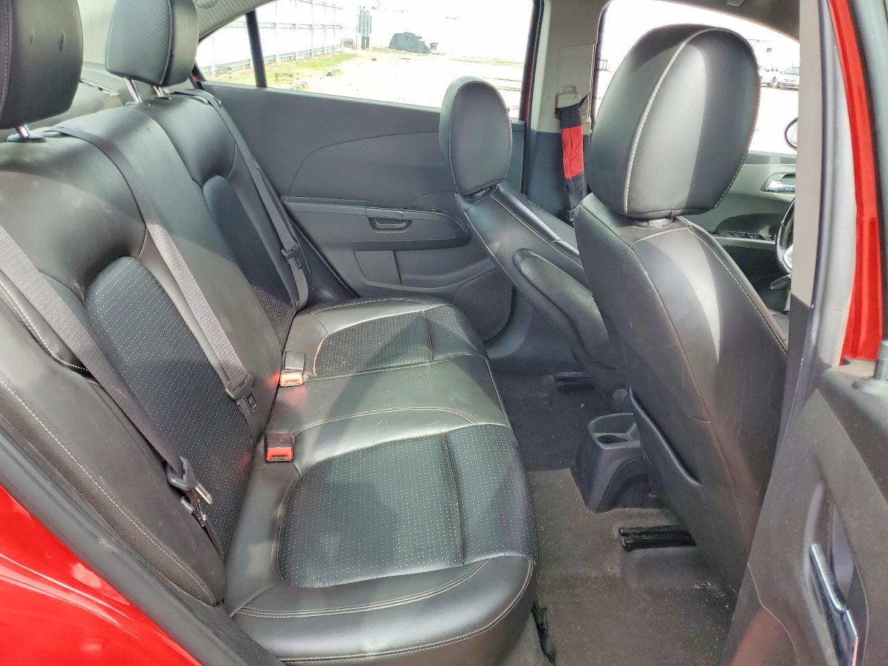 2017 Chevrolet Sonic Premier - zdjęcie 10