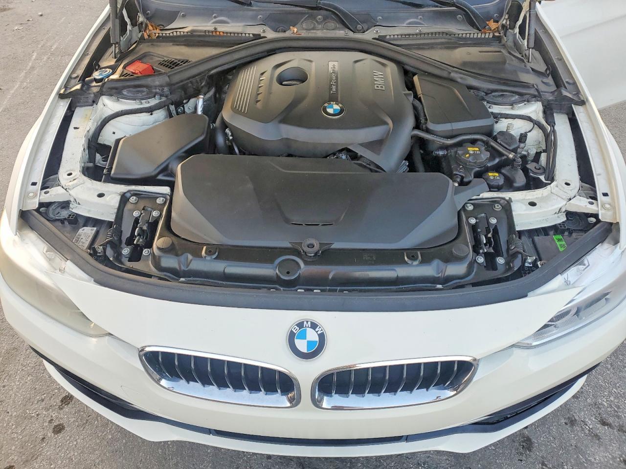 2018 BMW 330 I - zdjęcie 11