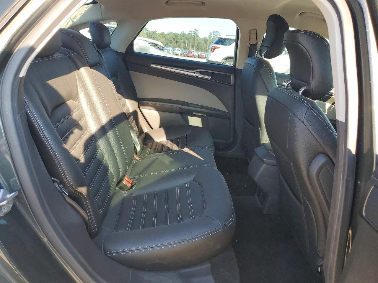 2015 Ford Fusion S - zdjęcie 10