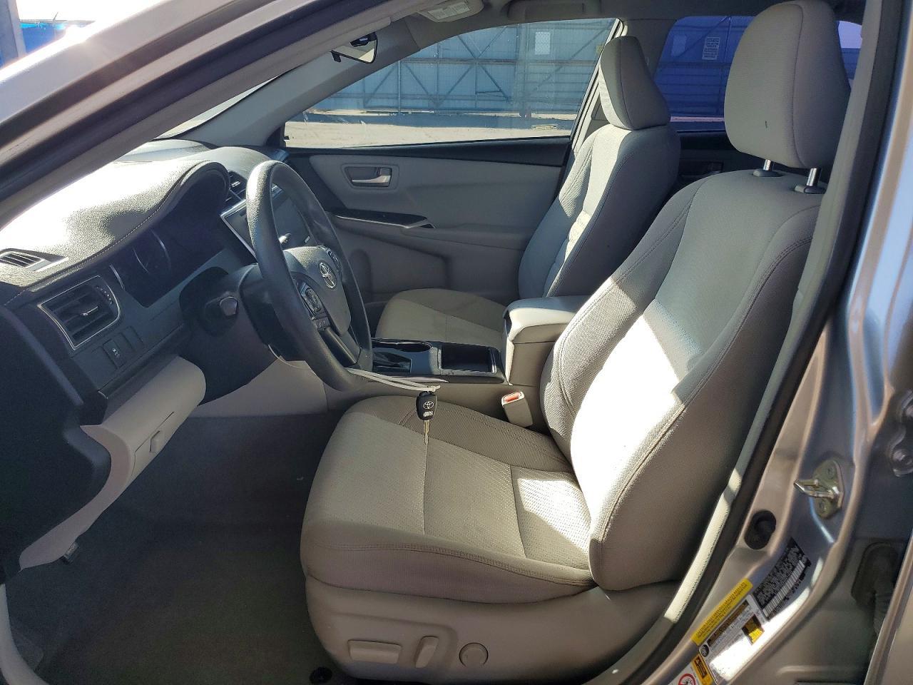 2017 Toyota Camry Le - zdjęcie 7