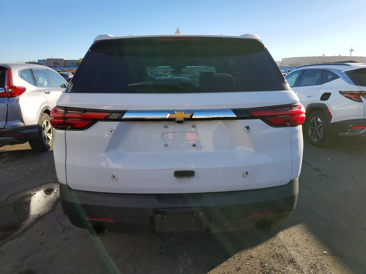 2022 Chevrolet Traverse Ls - zdjęcie 6
