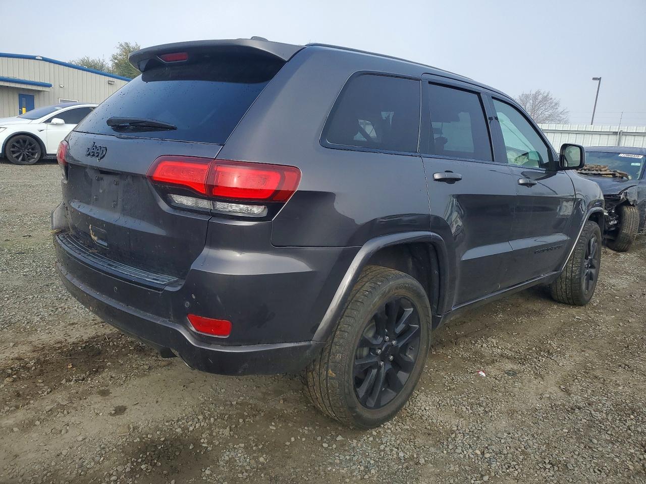 2018 Jeep Grand Cherokee Laredo - zdjęcie 3