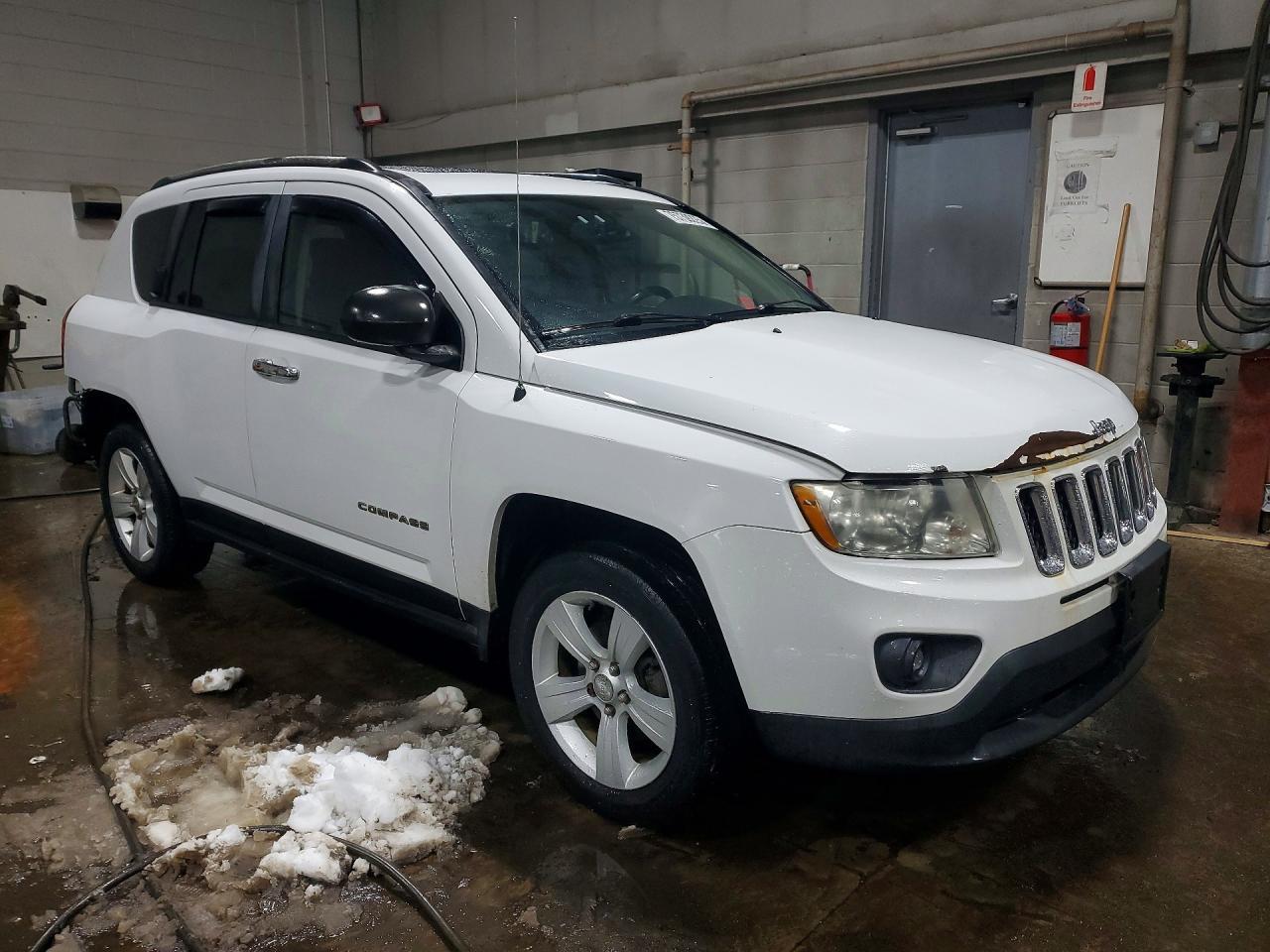 2013 Jeep Compass Latitude - zdjęcie 4
