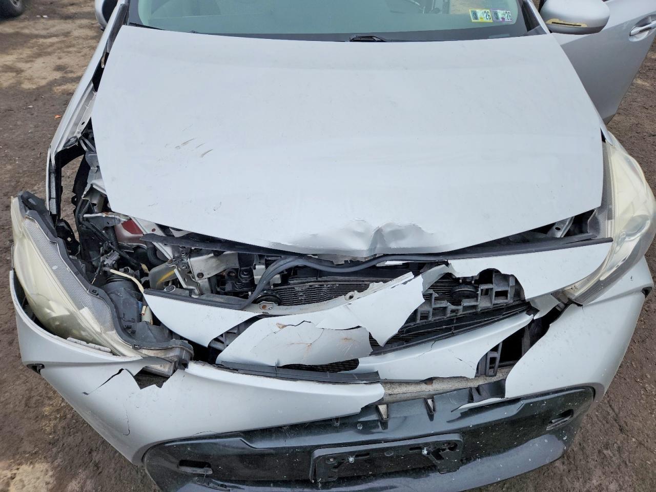 2015 Toyota Prius V - zdjęcie 11