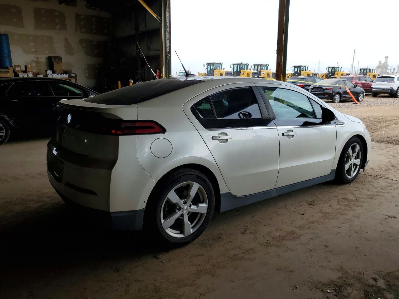 2013 Chevrolet Volt - zdjęcie 3