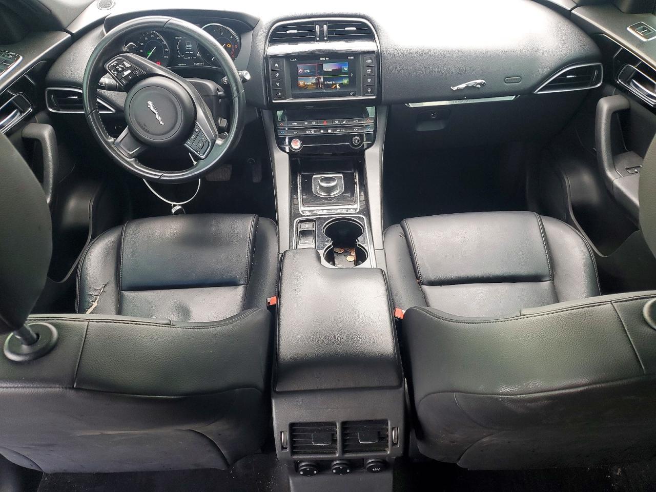 2017 Jaguar F-Pace Premium - zdjęcie 8