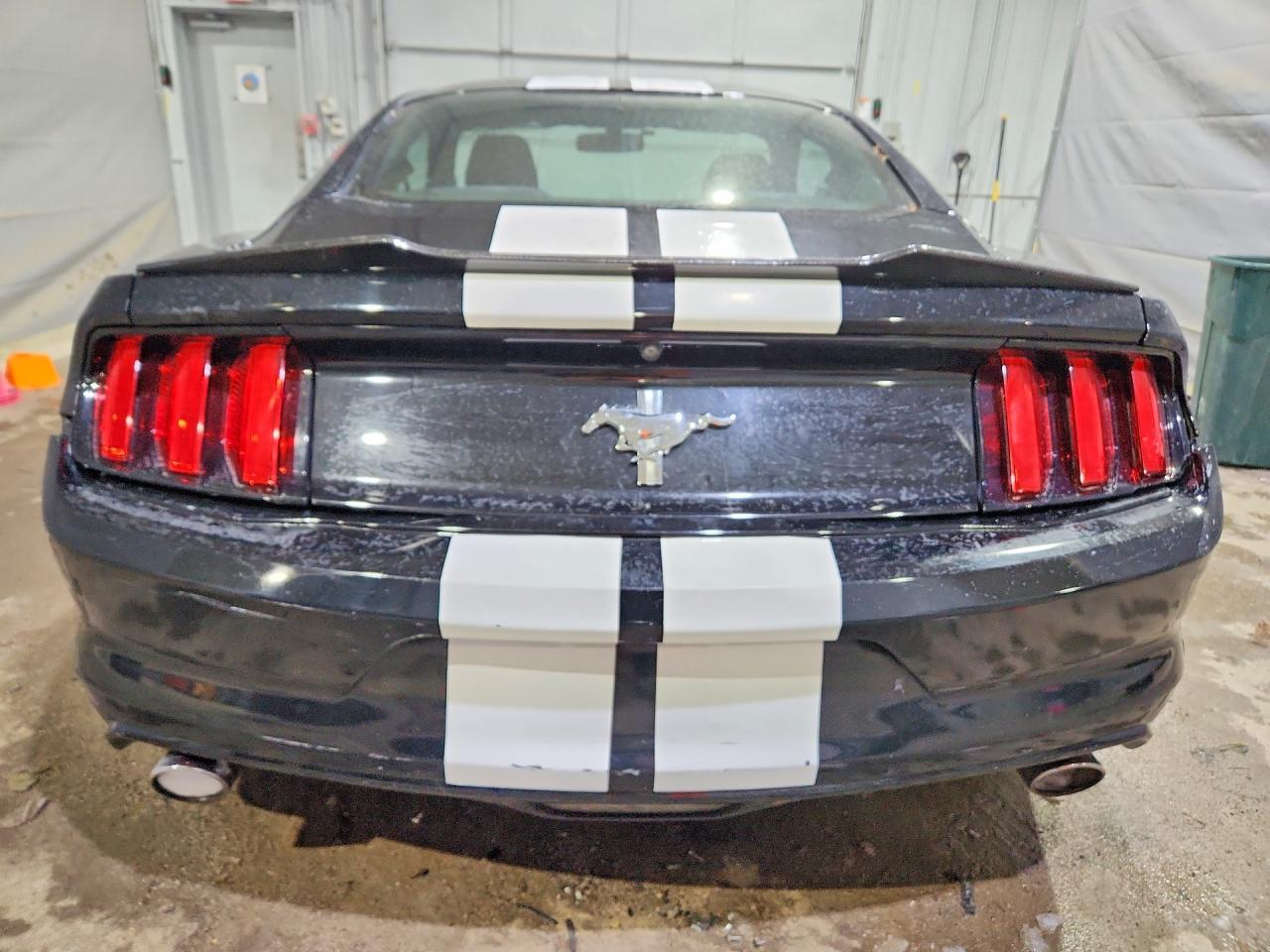 2017 Ford Mustang - zdjęcie 6