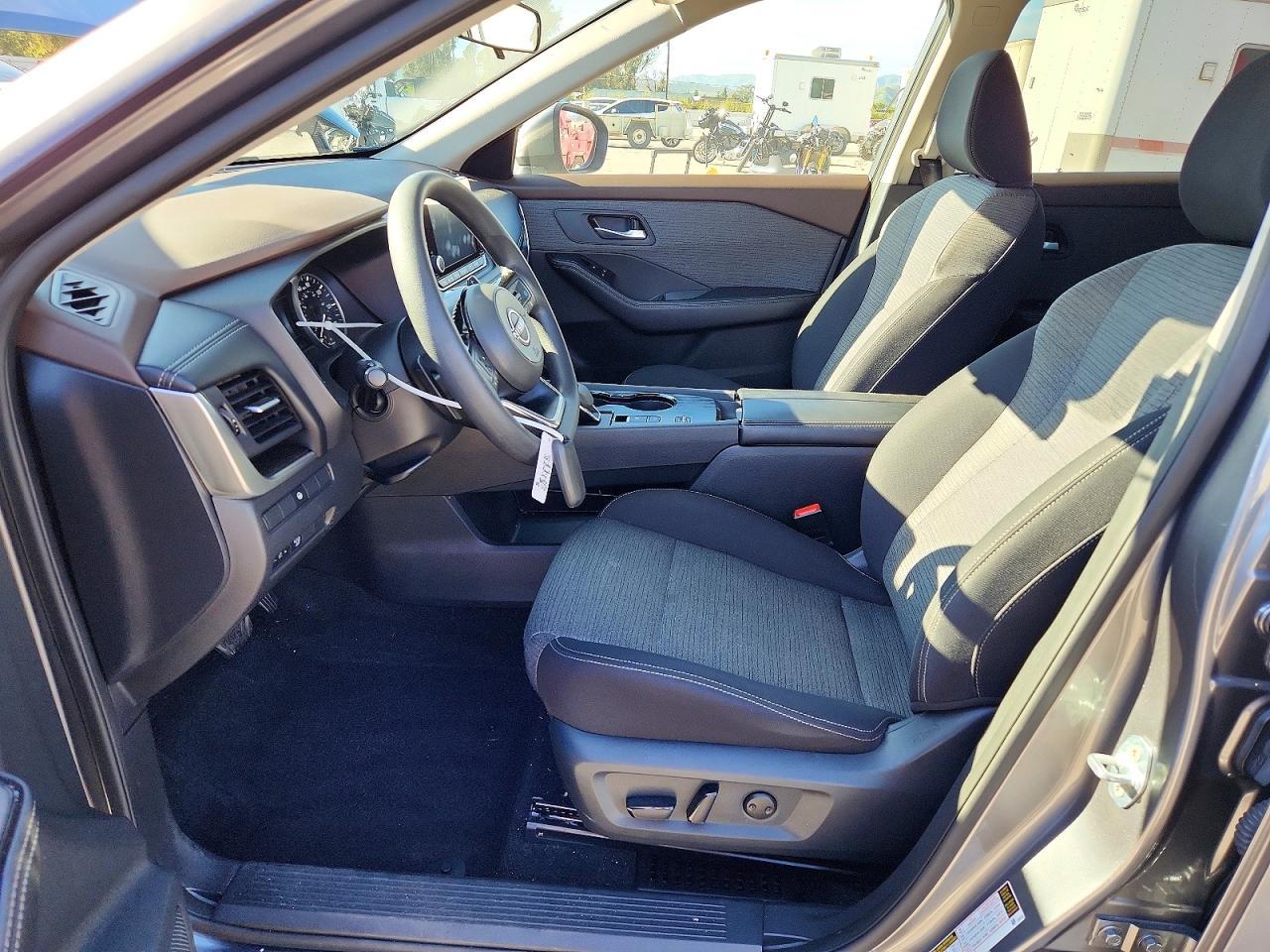 2023 Nissan Rogue Sv - zdjęcie 7