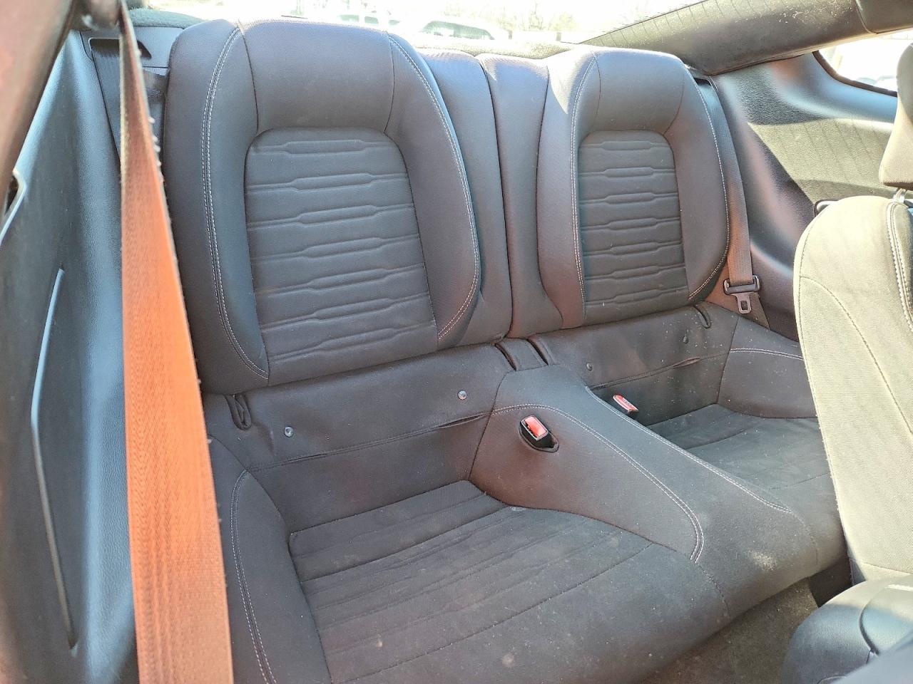 2017 Ford Mustang - zdjęcie 10