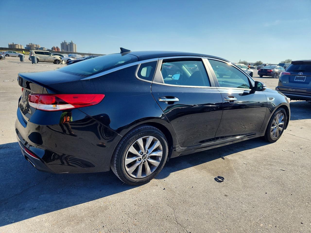 2017 Kia Optima Lx - zdjęcie 3