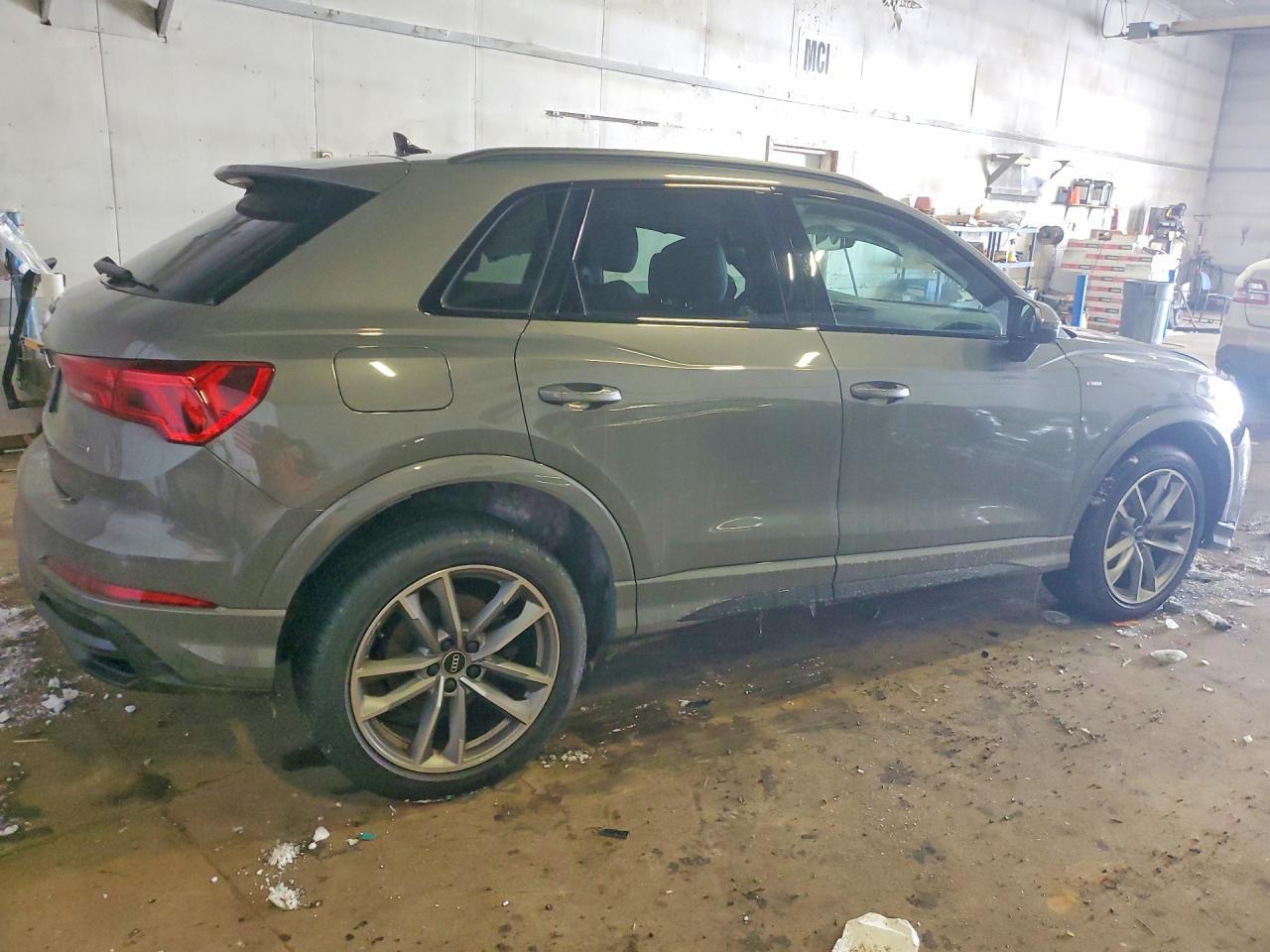 2022 Audi Q3 Premium Plus S Line 45 - zdjęcie 3