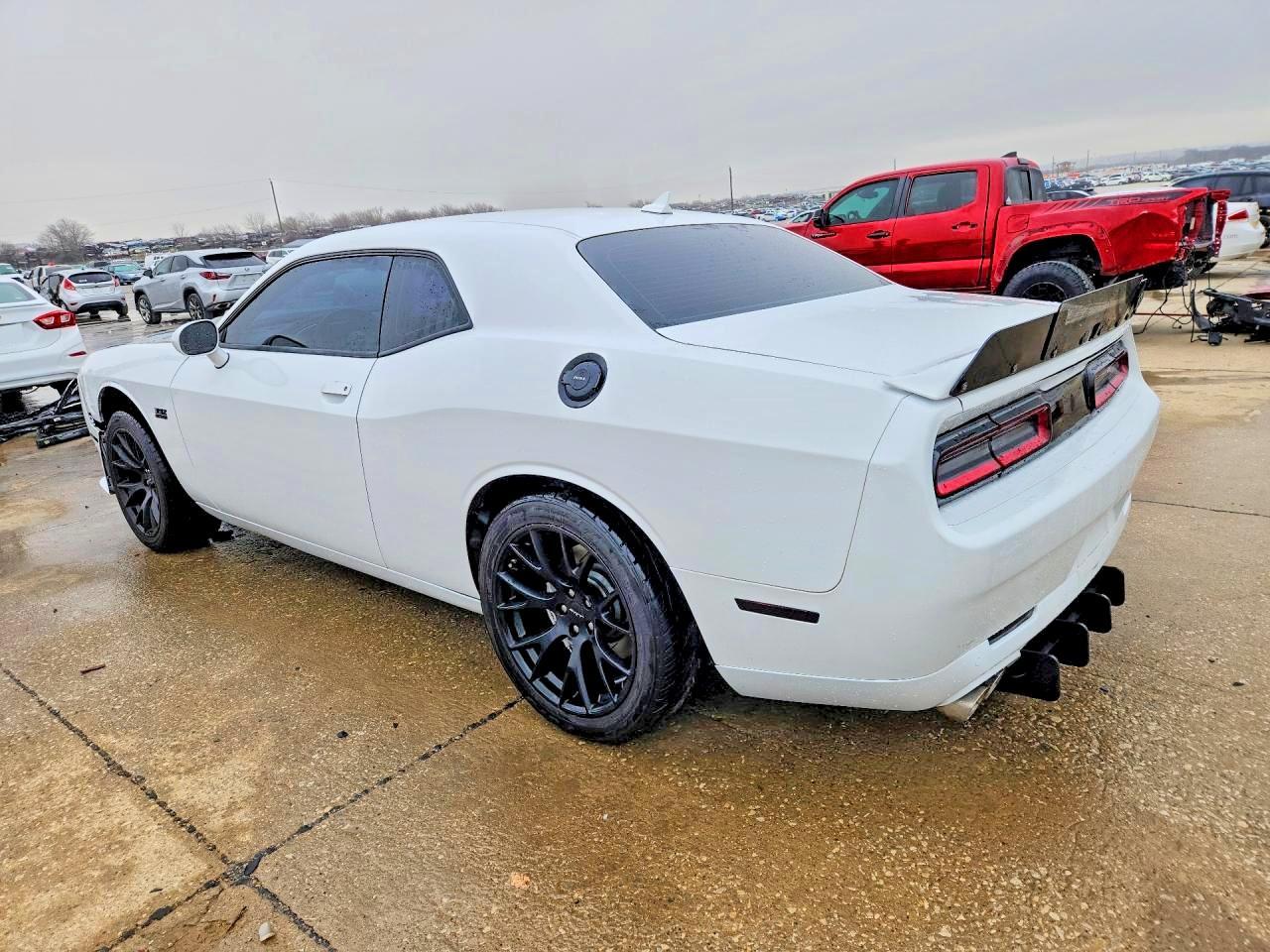 2015 Dodge Challenger Srt 392 - zdjęcie 2