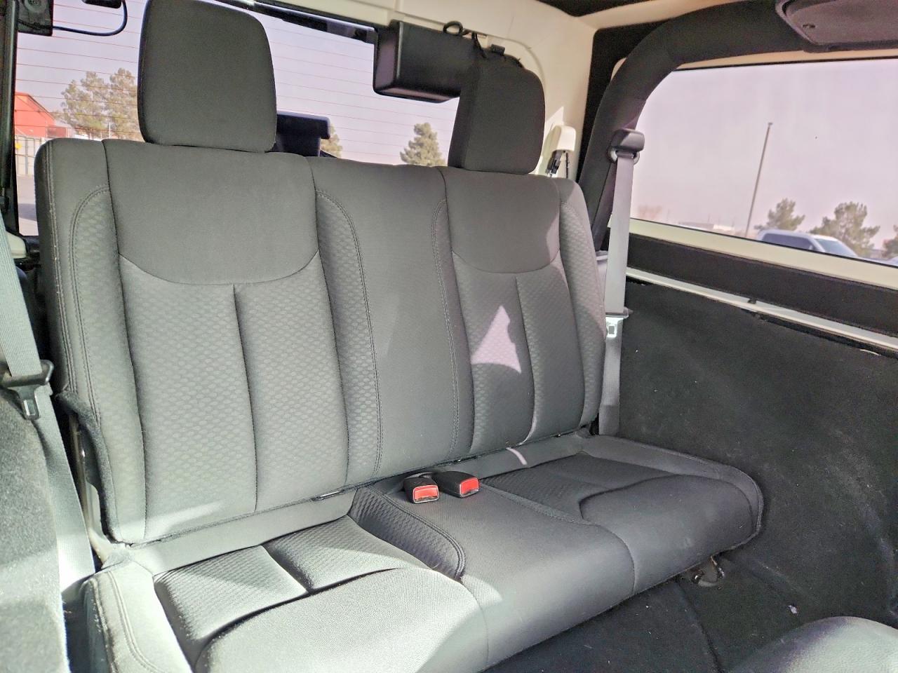 2015 Jeep Wrangler Sport - zdjęcie 10