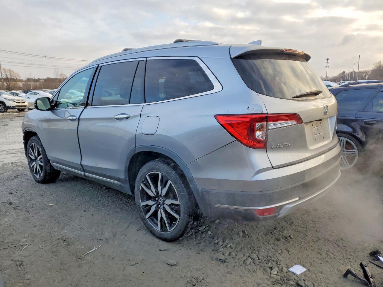 2019 Honda Pilot Touring - zdjęcie 2