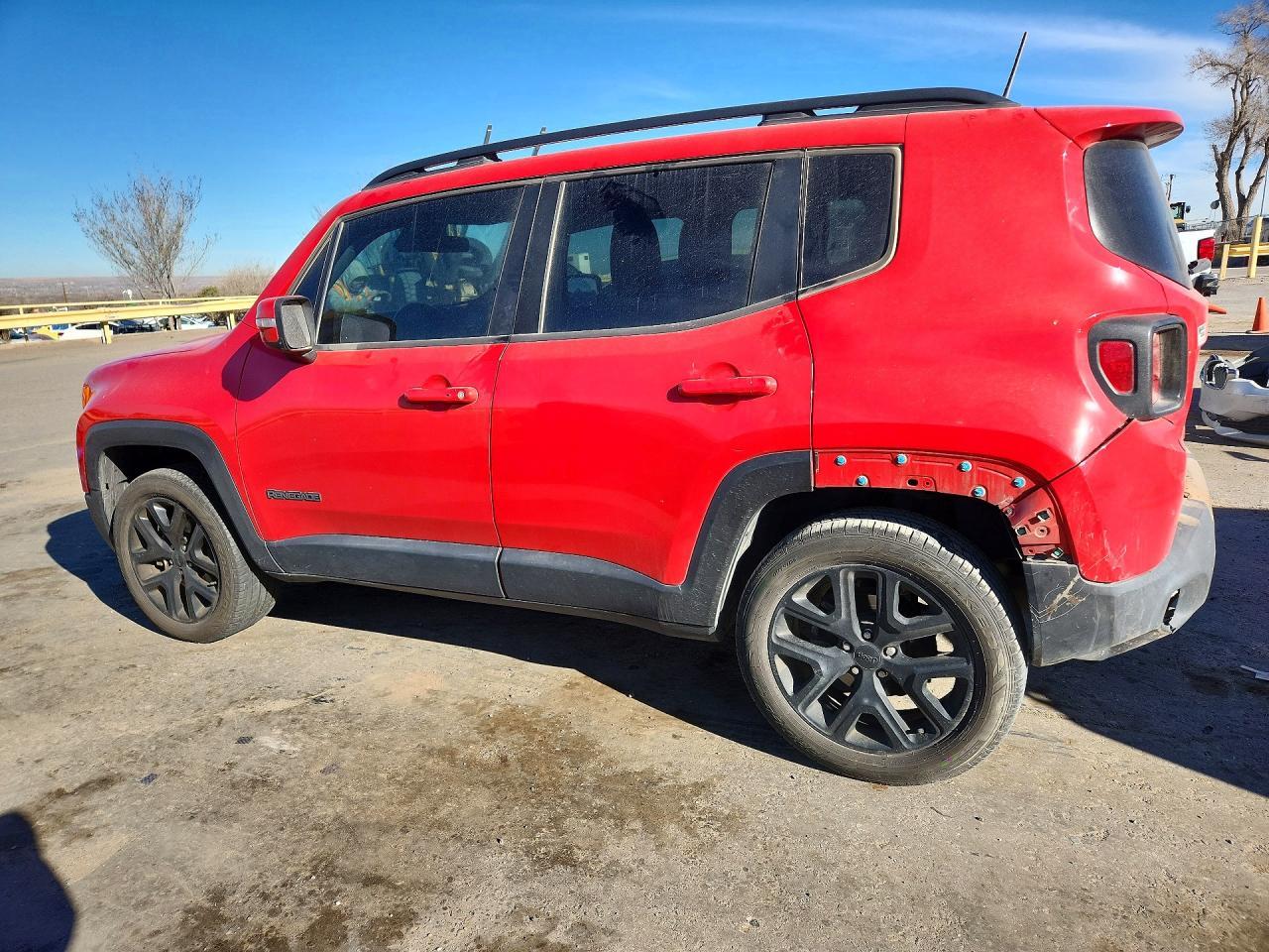 2018 Jeep Renegade Latitude - zdjęcie 2