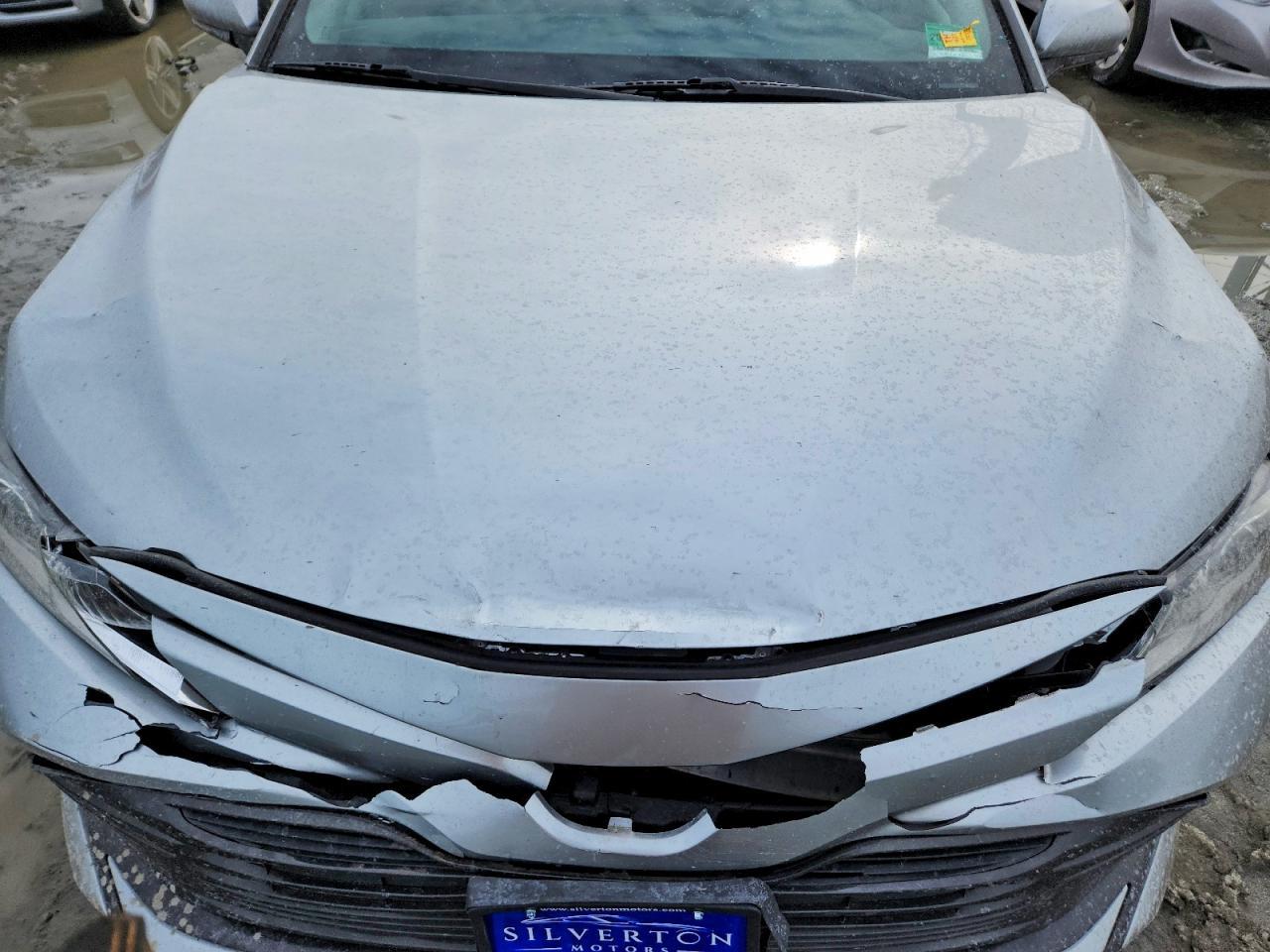2018 Toyota Camry Le - zdjęcie 11