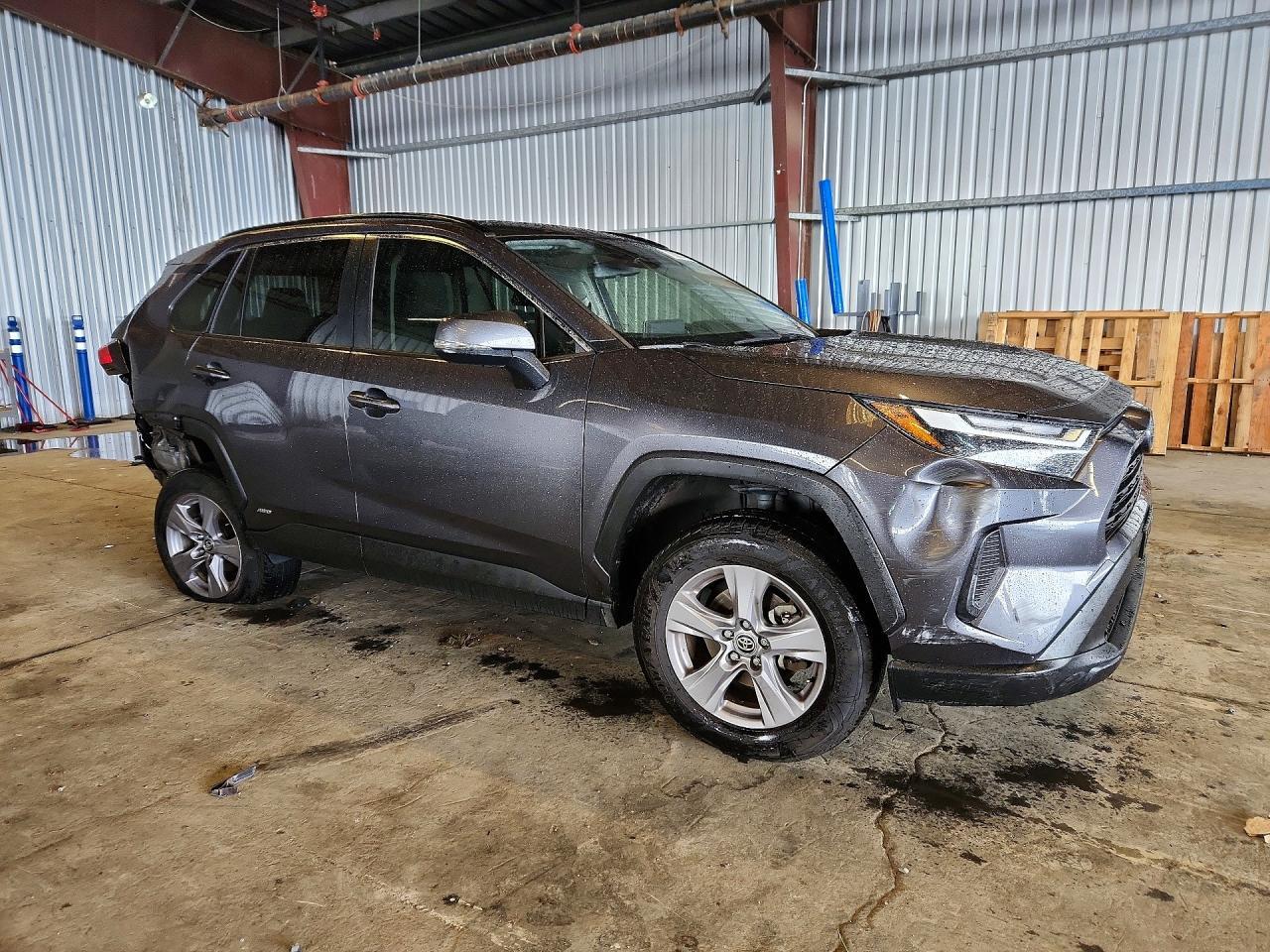 2024 Toyota Rav4 Xle - zdjęcie 4