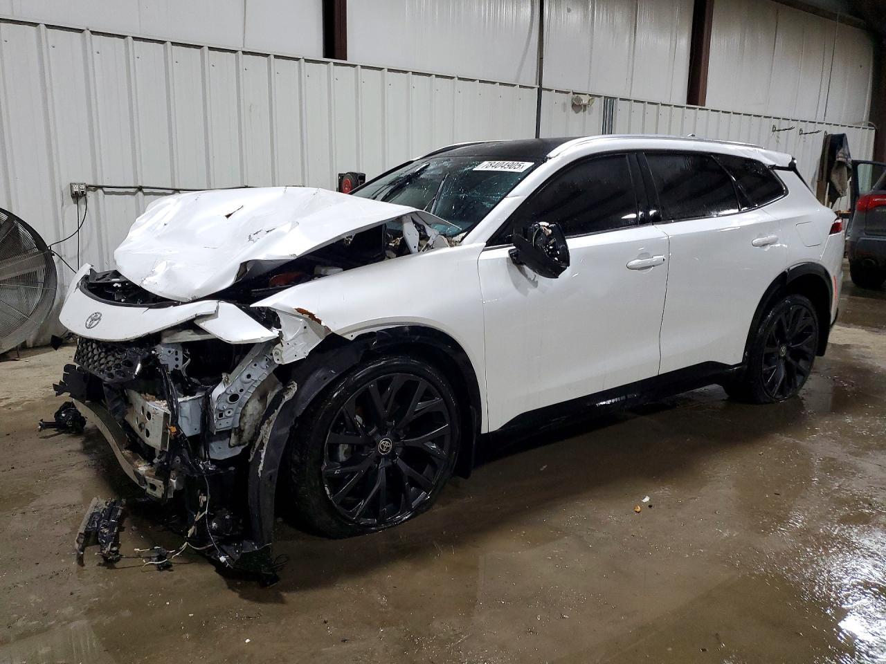 2025 Toyota Crown Signia Limited - zdjęcie główne