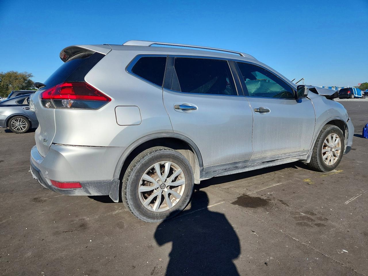 2020 Nissan Rogue Sv - zdjęcie 3