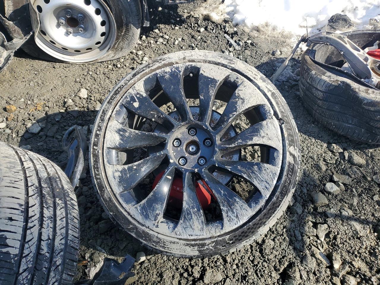 2025 Tesla Model Y - zdjęcie 13
