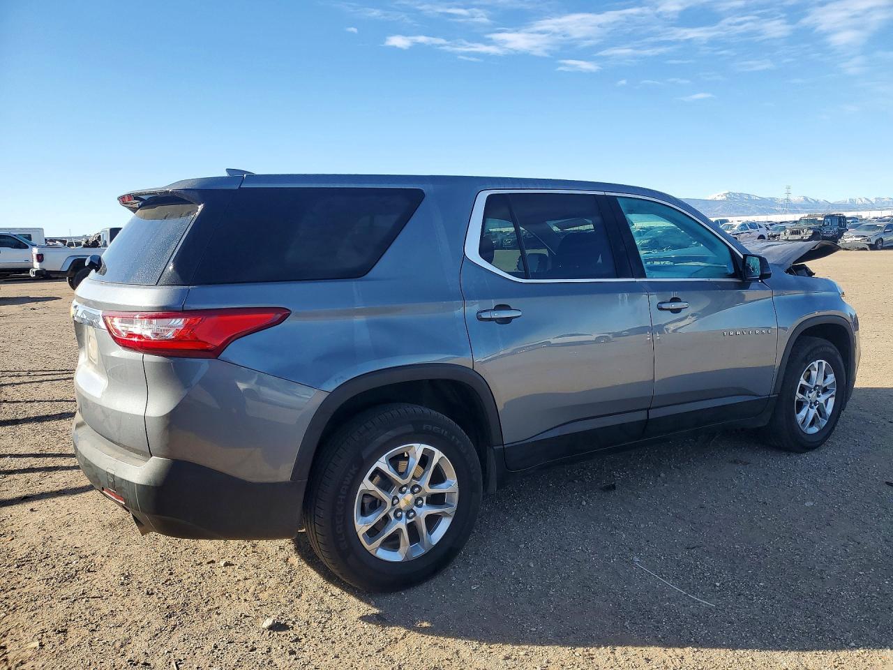 2020 Chevrolet Traverse Ls - zdjęcie 3