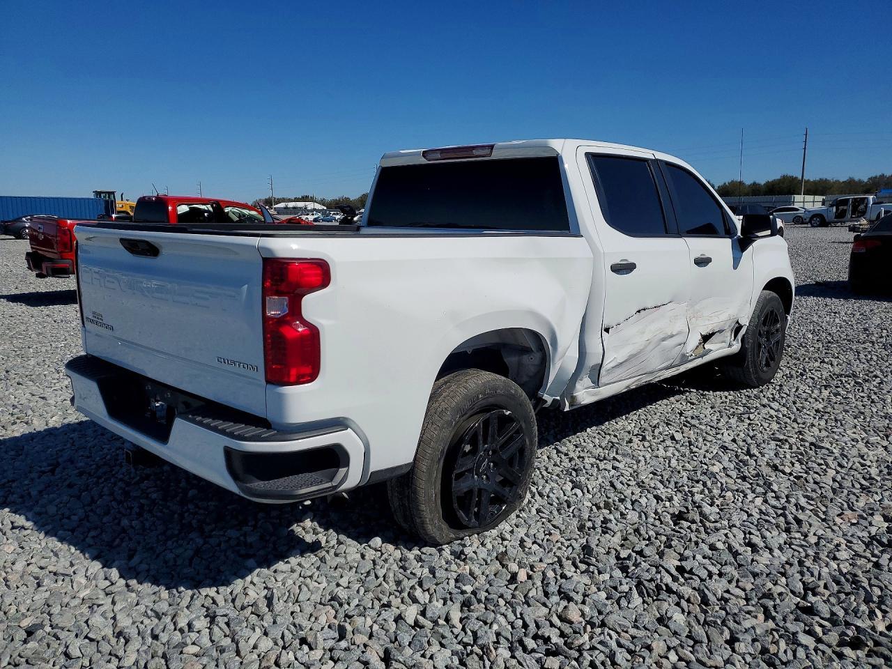 2023 Chevrolet Silverado C1500 Custom - zdjęcie 3
