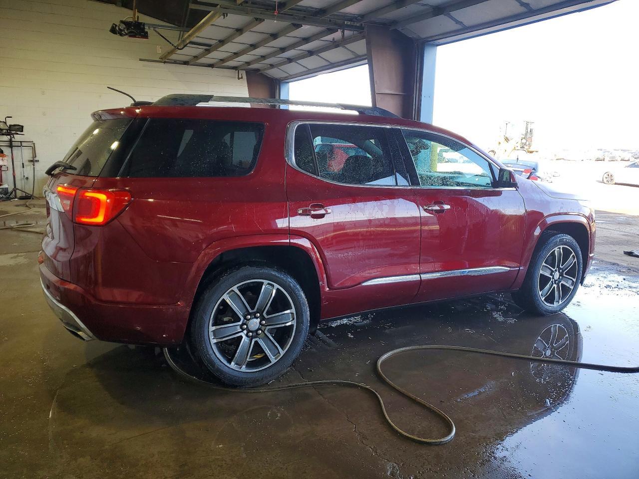 2017 GMC Acadia Denali - zdjęcie 3