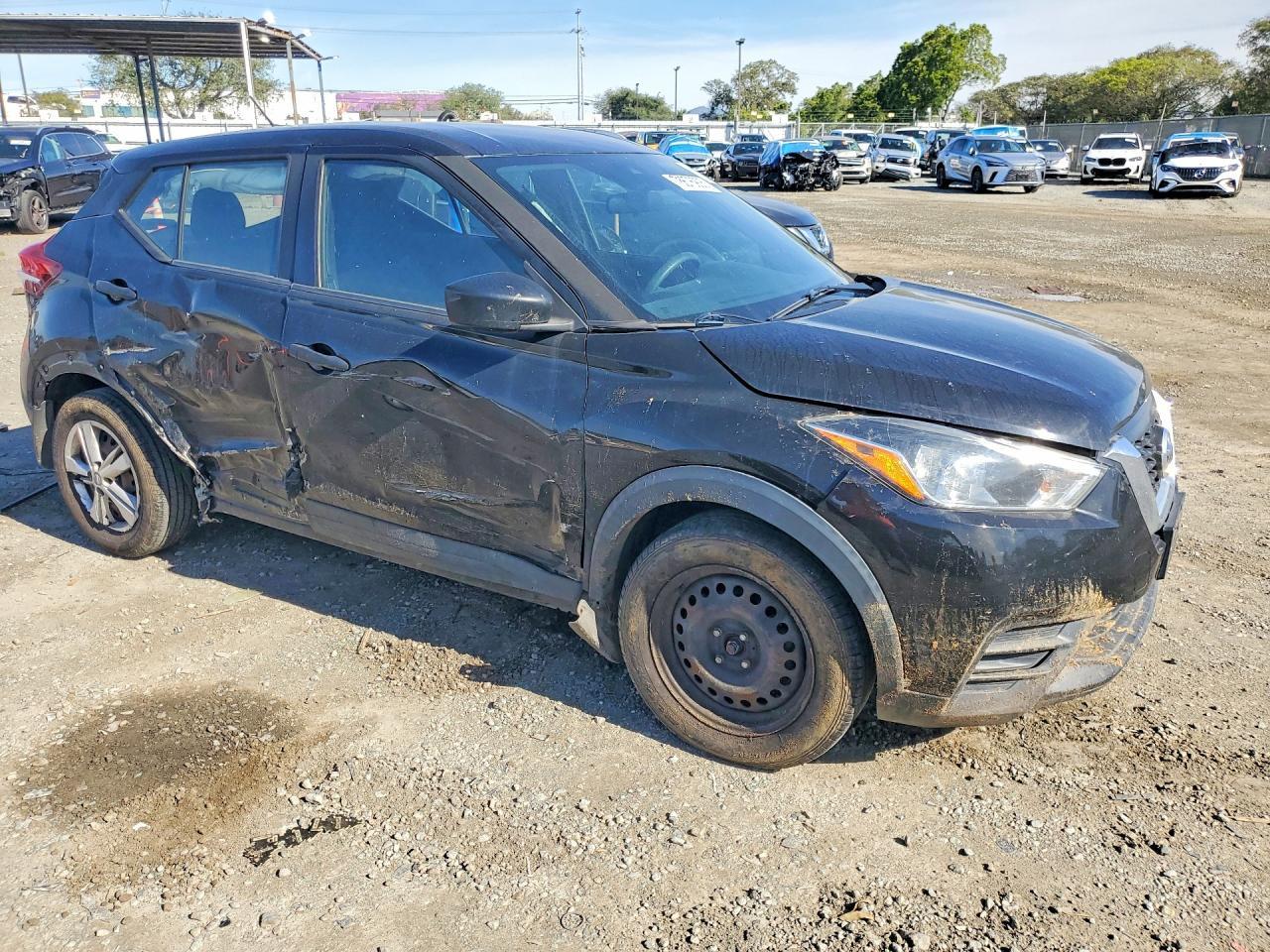 2020 Nissan Kicks S - zdjęcie 4