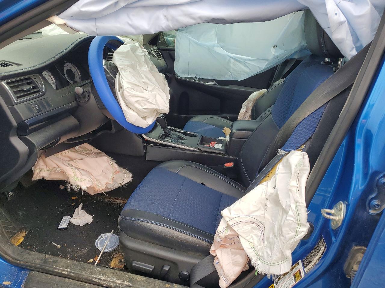 2016 Toyota Camry Le - zdjęcie 7