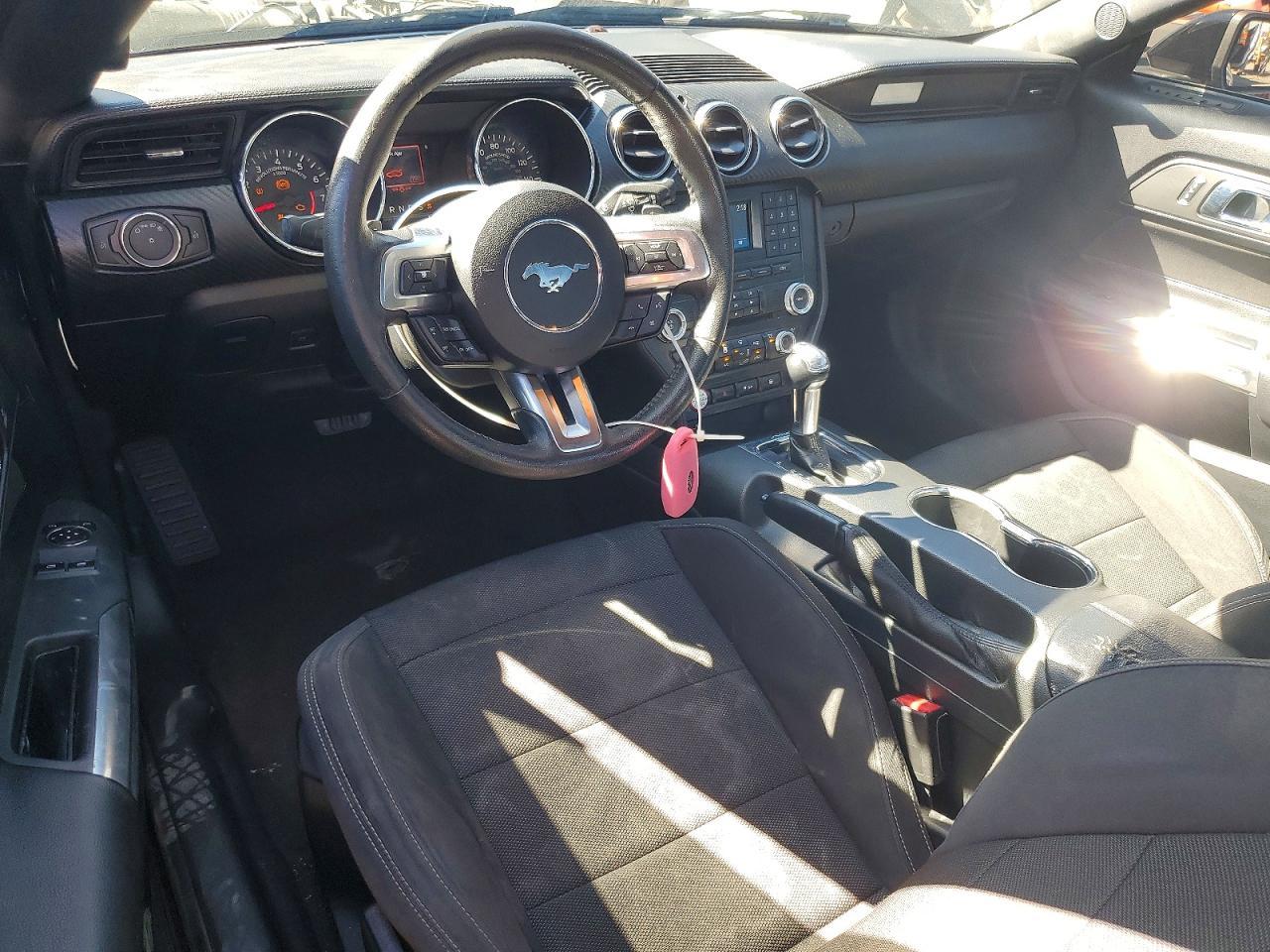 2016 Ford Mustang - zdjęcie 8