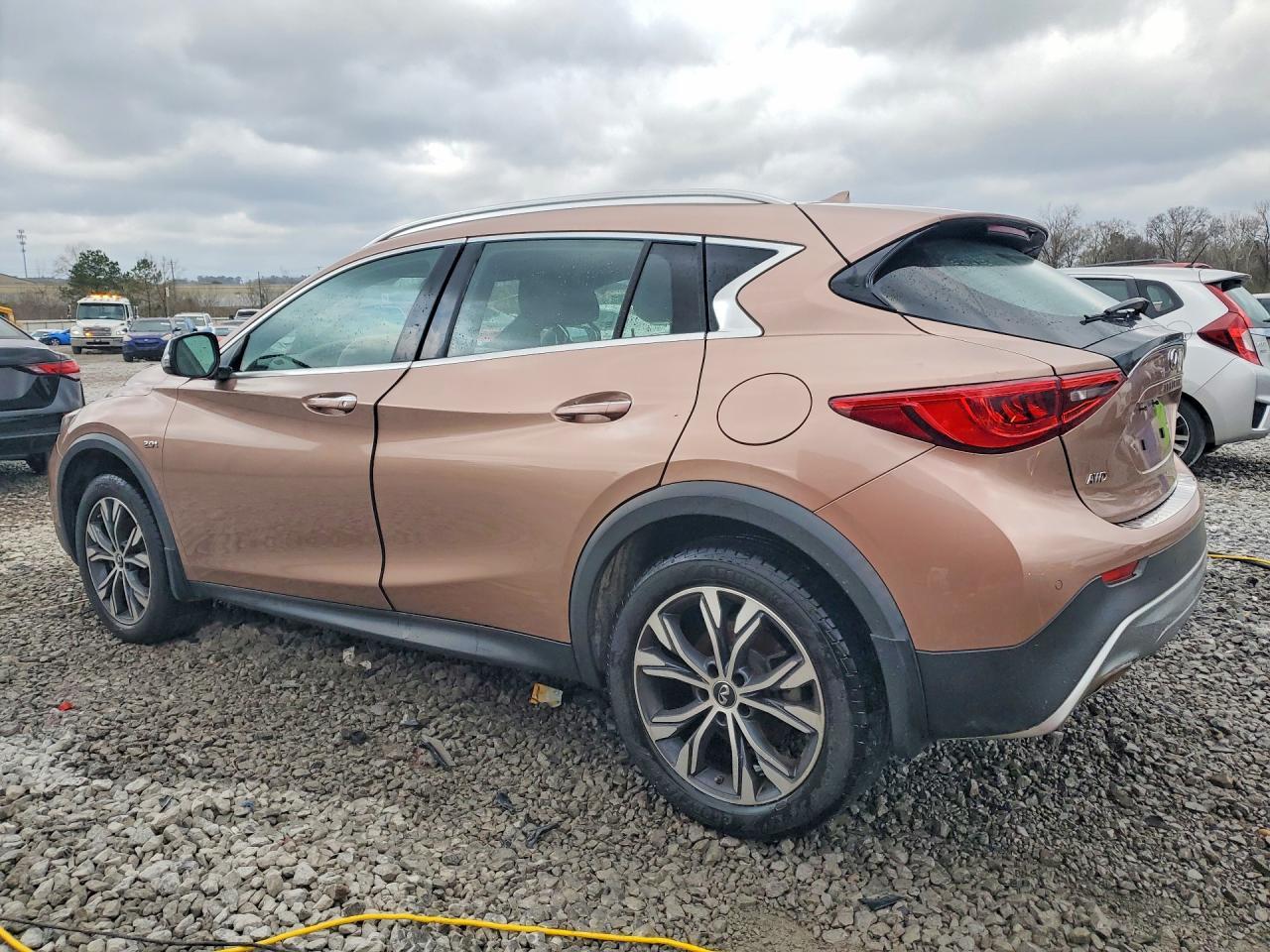 2017 Infiniti Qx30 Premium - zdjęcie 2
