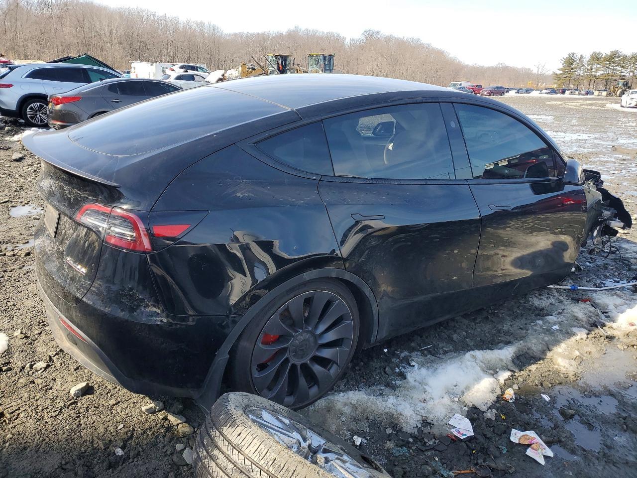 2025 Tesla Model Y - zdjęcie 3