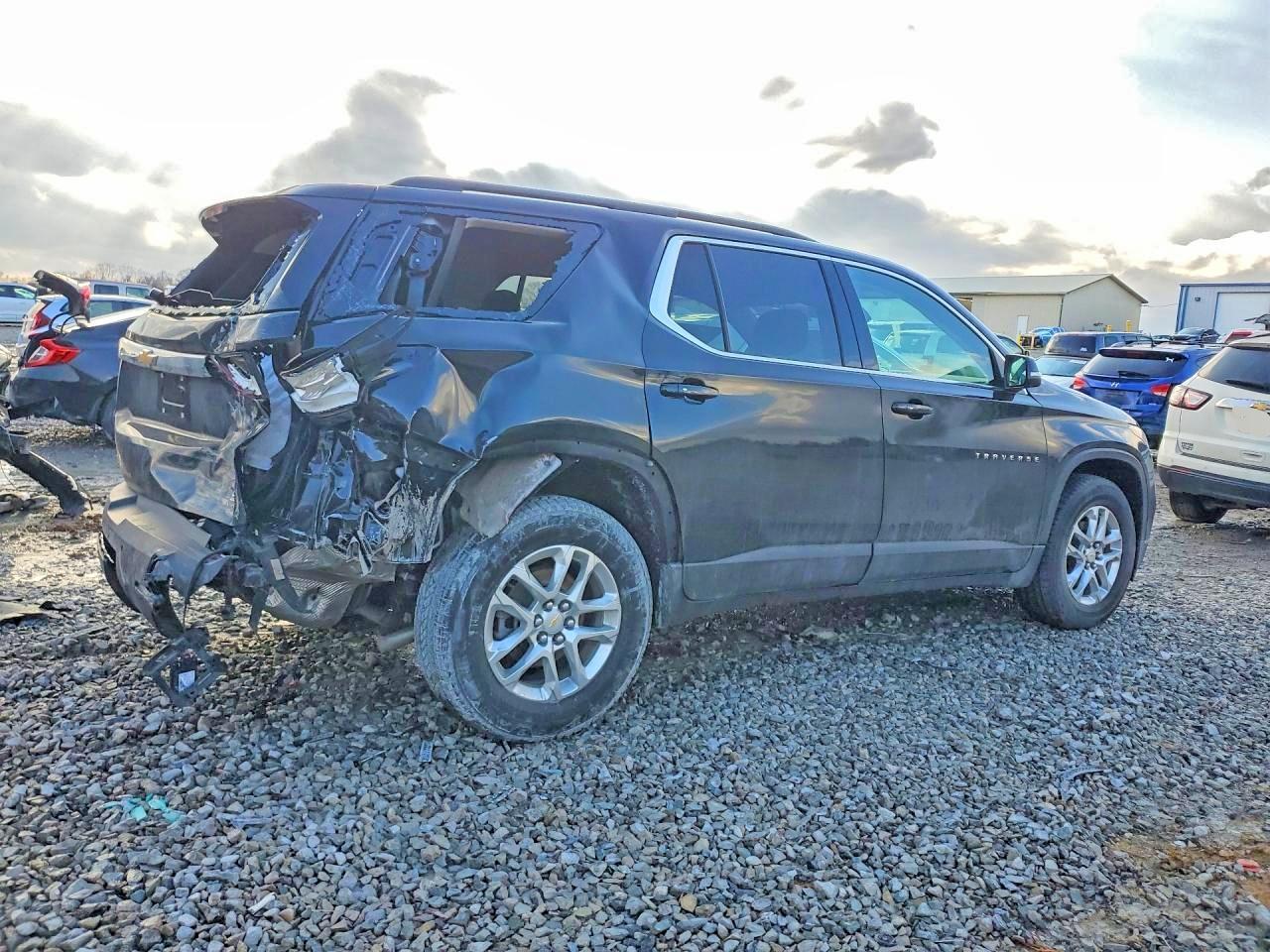 2021 Chevrolet Traverse Lt - zdjęcie 3