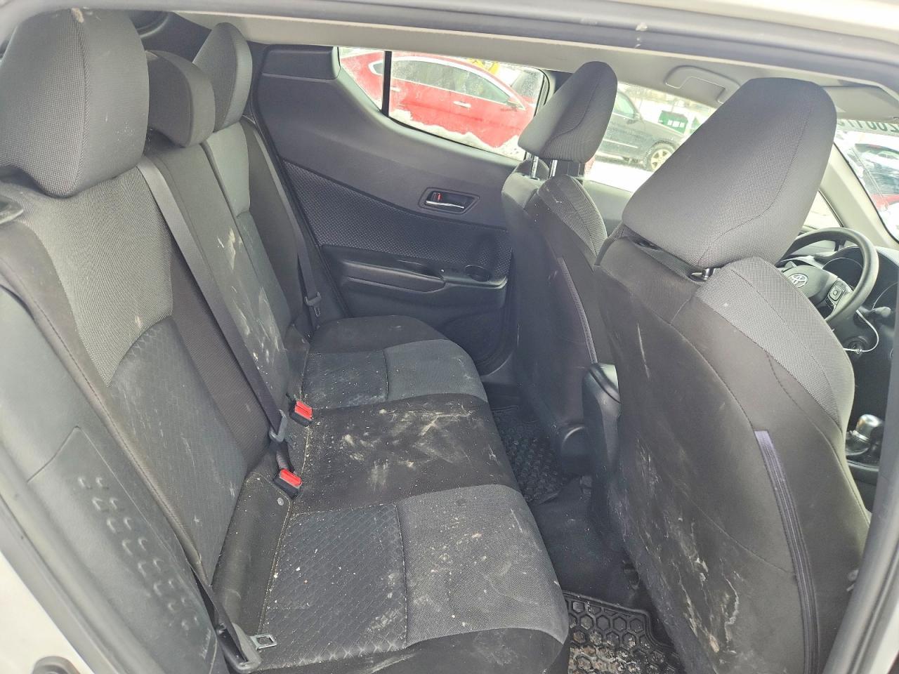 2021 Toyota C-Hr Le - zdjęcie 10