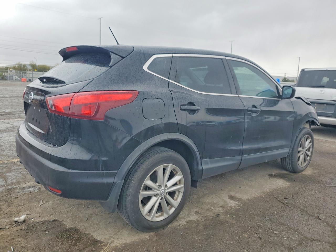 2018 Nissan Rogue Sport S - zdjęcie 3