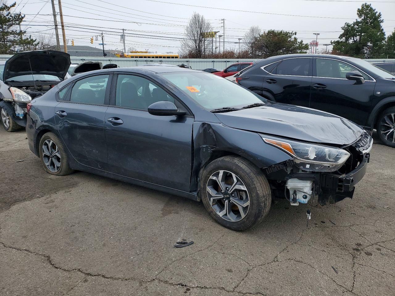 2019 Kia Forte Lxs - zdjęcie 4