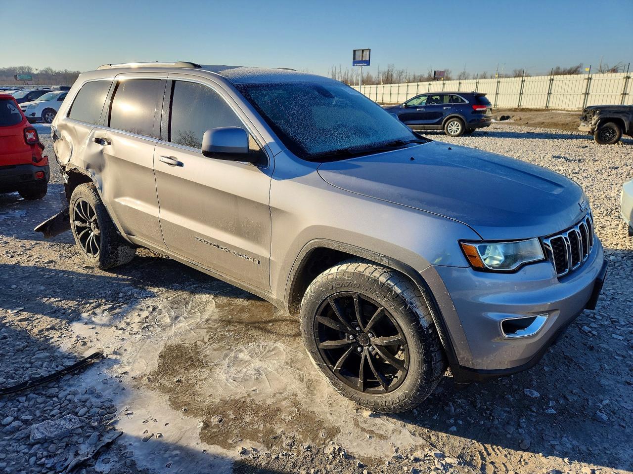 2018 Jeep Grand Cherokee Laredo - zdjęcie 4