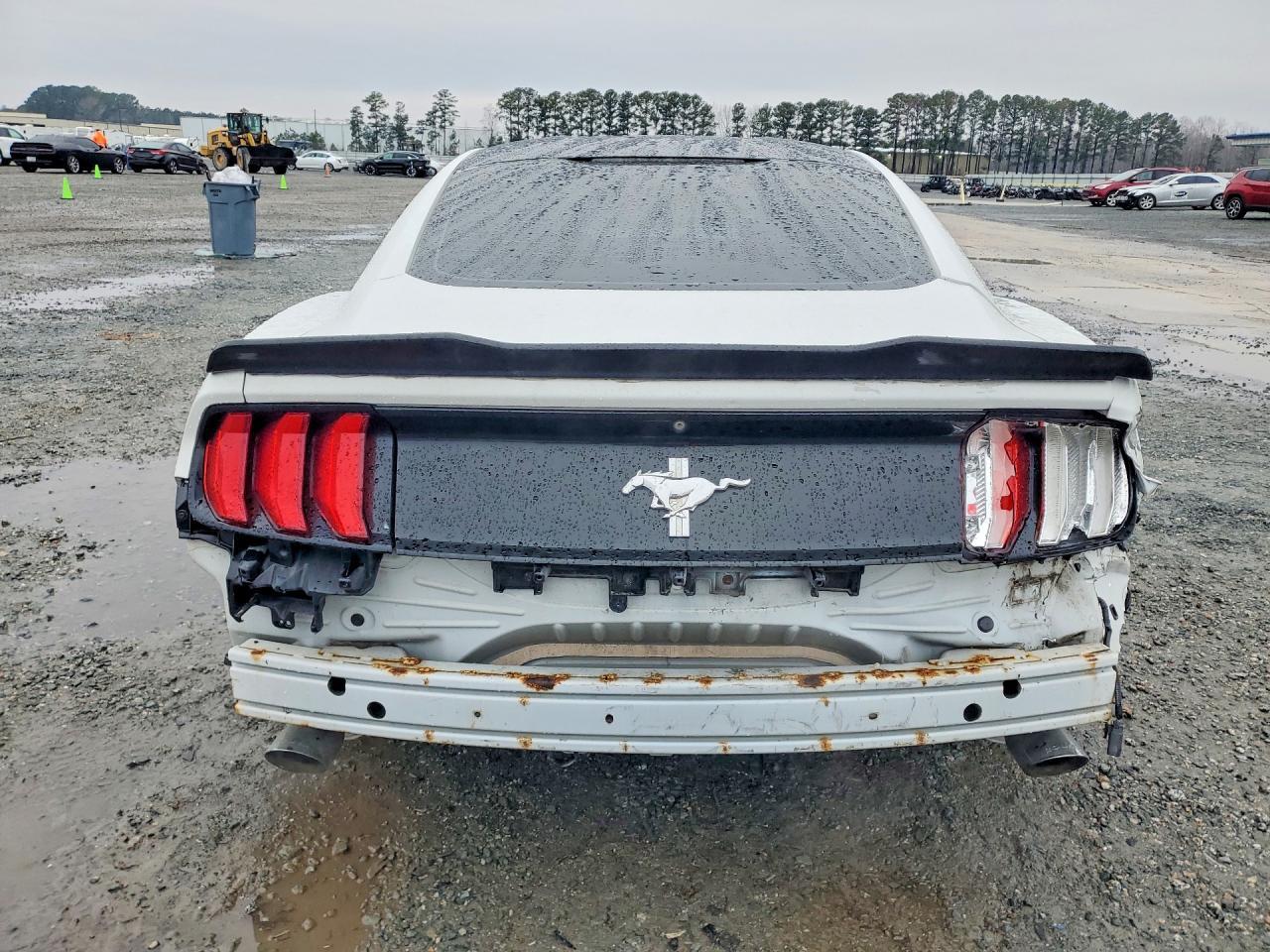 2015 Ford Mustang - zdjęcie 6