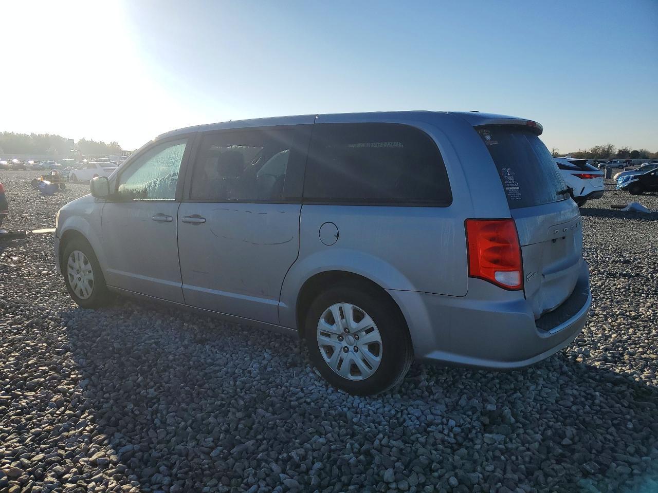 2018 Dodge Grand Caravan Se - zdjęcie 2