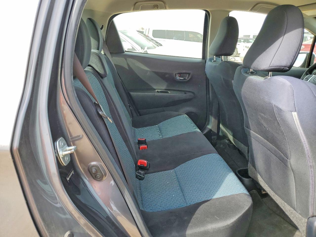 2014 Toyota Yaris 5-Door Se - zdjęcie 10