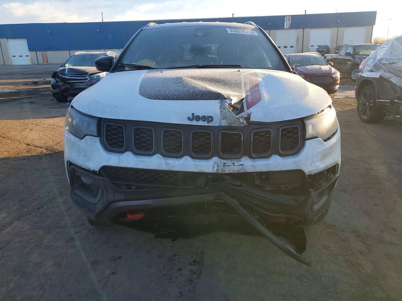 2024 Jeep Compass Trailhawk - zdjęcie 5