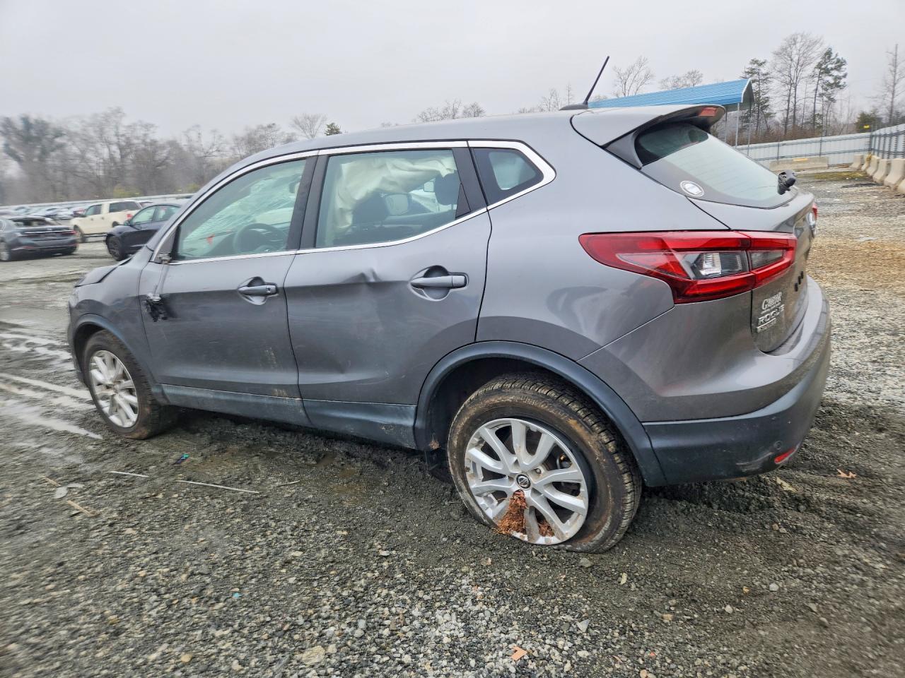 2021 Nissan Rogue Sport S - zdjęcie 2