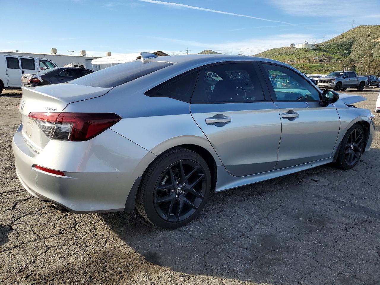 2025 Honda Civic Sport - zdjęcie 3