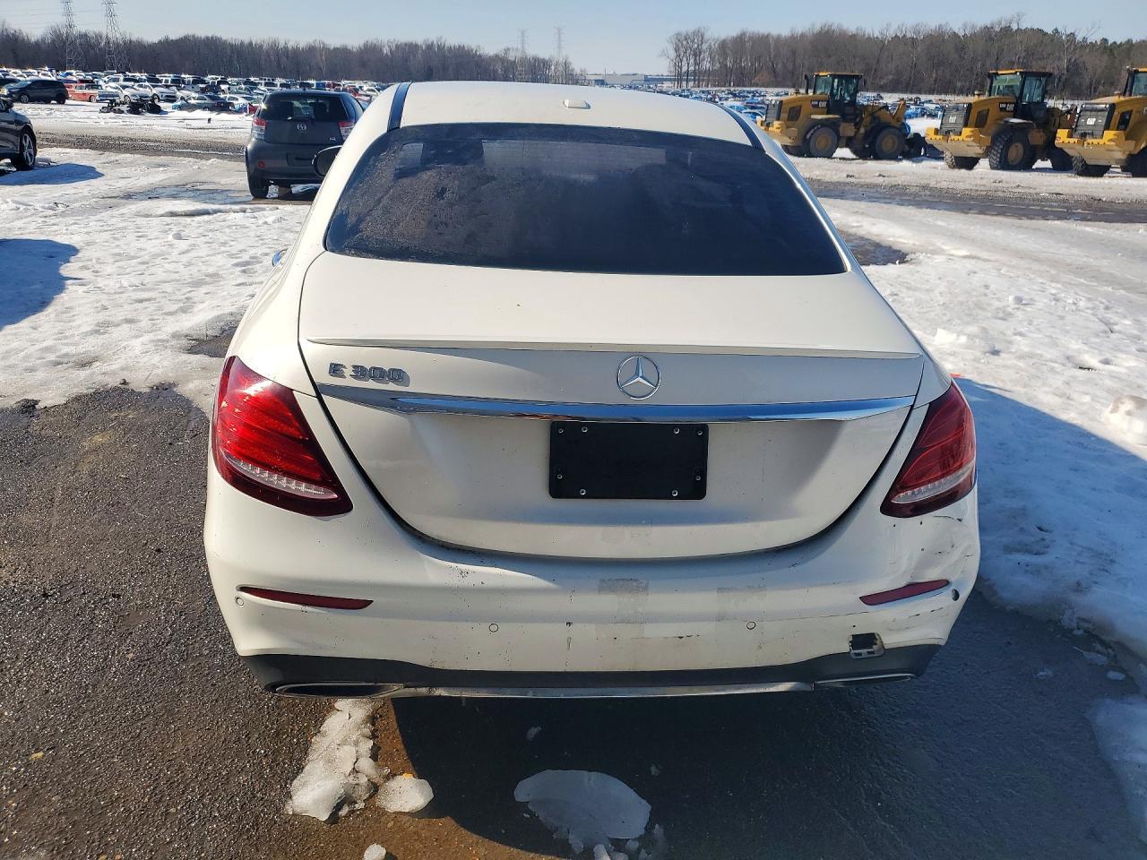 2017 Mercedes-Benz E 300 - zdjęcie 6