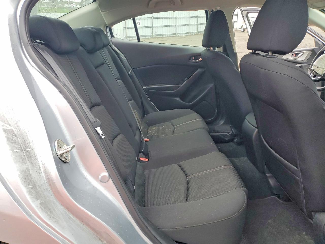 2017 Mazda 3 Sport - zdjęcie 10